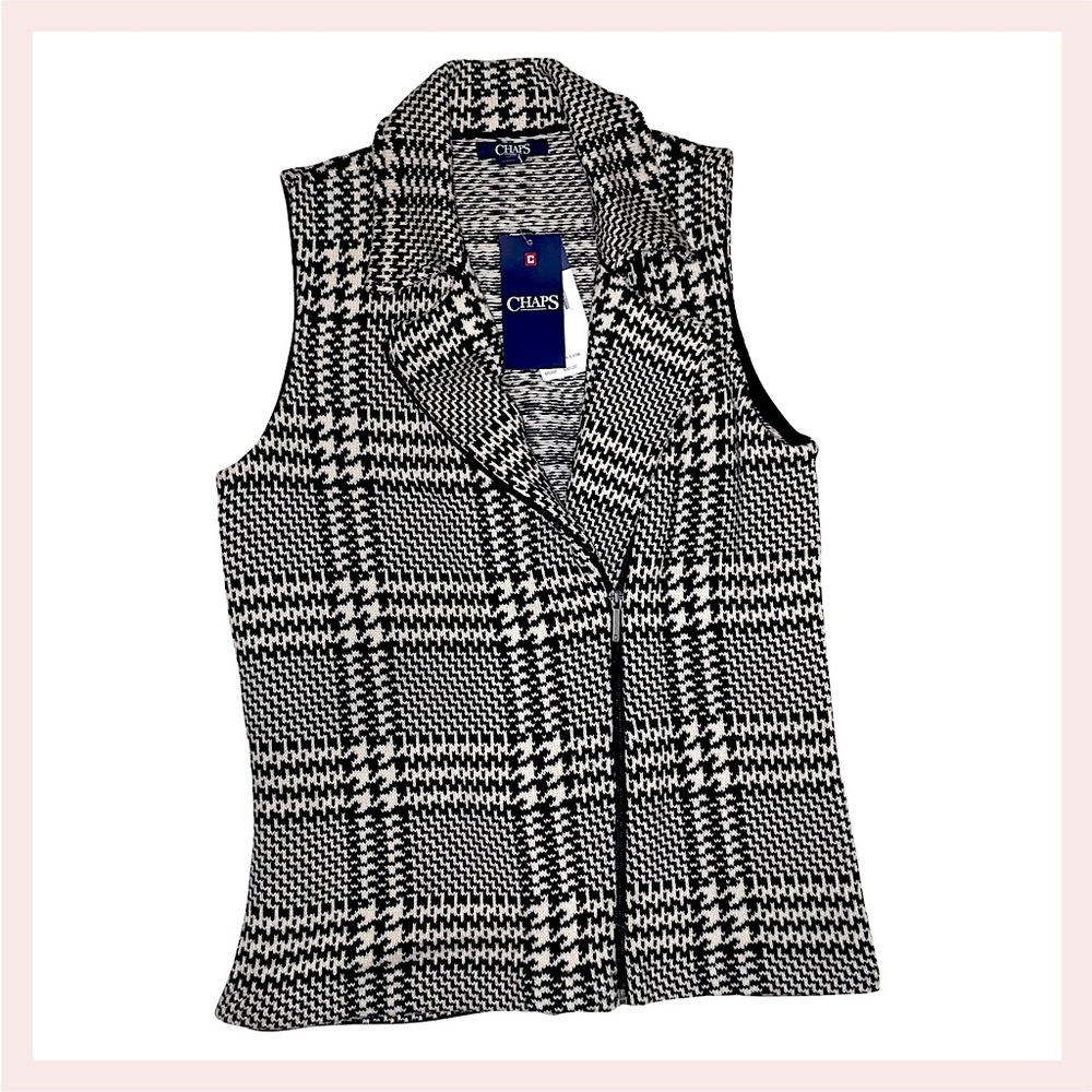 NWT CHAPS WOMENS SLEEVELESS VEST